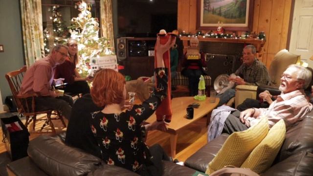 How to play Roll the Dice Christmas Gift Exchange game смотреть онлайн