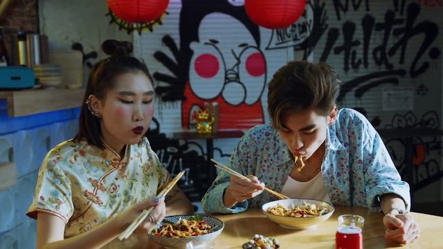Почему китайцы едят палочками? смотреть онлайн