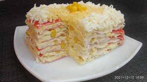 Салат-торт из крабовых палочек