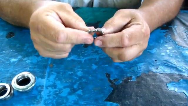 КАК ПРАВИЛЬНО СОБРАТЬ ПОДШИПНИКИ на передней вилке старого велосипеда смотреть онлайн