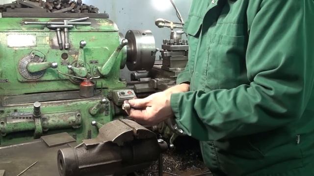 Автоматика на теплицу!Делаю рабочий цилиндр! Making a working cylinder from a shock absorber! смотреть онлайн