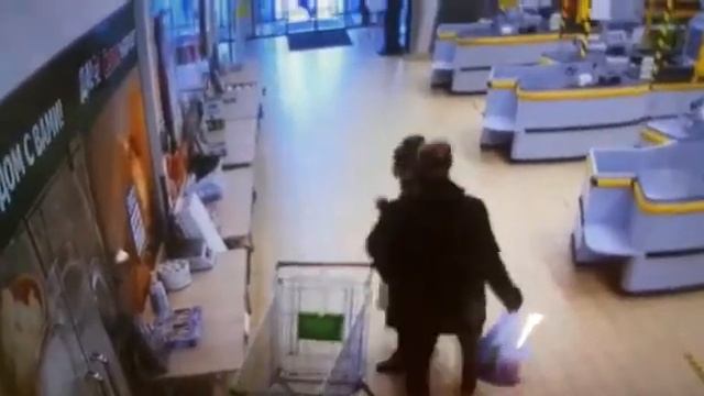 Московская область город Руза магазин Да Варовка манго пакета с красотками и ремнем на 900 рублей . смотреть онлайн