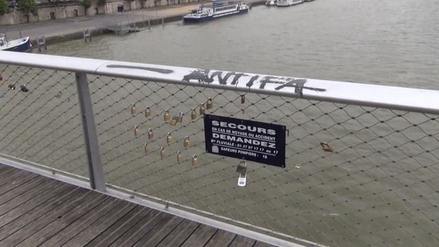 Sony HDR TD30VE Full 2D HD Outdoors test in Paris, France смотреть онлайн