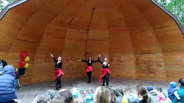 Видео Ликаданс танцы 18+ смотреть до конца смотреть онлайн