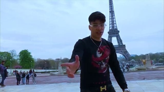 ËMIN - bitchez in da bando смотреть онлайн