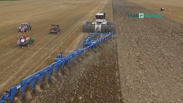 Самый большой трактор в мире Big Bud 747 смотреть онлайн