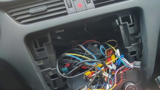 Подключение камеры переднего вида