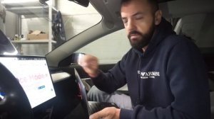 Почему Tesla перестала обновляться? Как обновить Тесла.