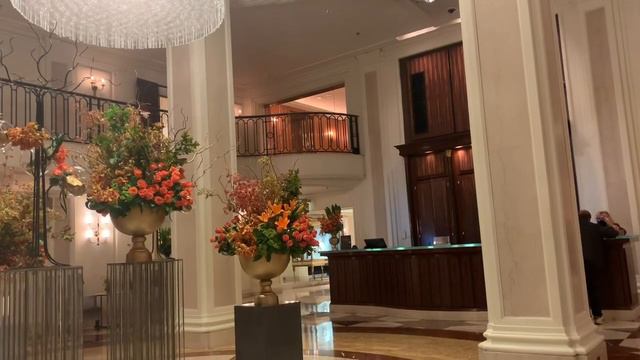 ЗНАМЕНИТЫЙ ФИЛЬМ КРАСОТКА Ричард Гир,Джулия Робертс.ВСЕ ПРОИСХОДИЛО В ОТЕЛЕ THE WILSHIRE RODEO DRIV смотреть онлайн