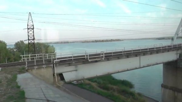 На дальней станции сойду.(кавер )
https://www.realrocks.ru/id248275/video/144456/