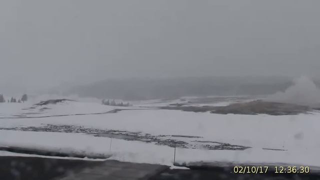 February 10, 2017 Upper Geyser Basin Daytime 4x Streaming Camera Captures смотреть онлайн