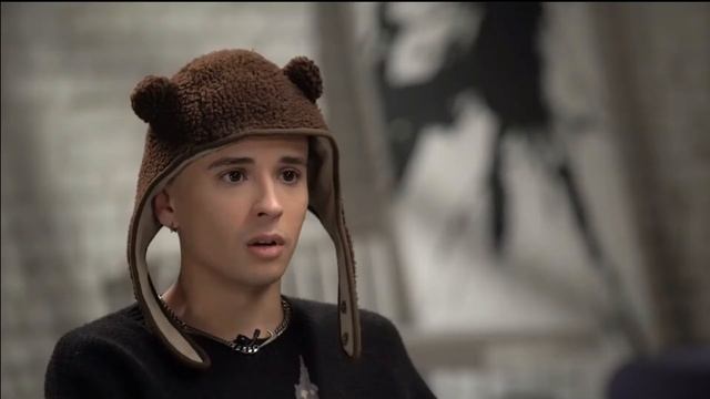 SLAVA MARLOW: Целовался Слава Мерлоу с Кариной Карамбейби? На заправке. смотреть онлайн