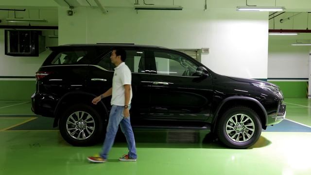Here's Why The Toyota Fortuner Q is a Best Seller! [Car Feature] смотреть онлайн
