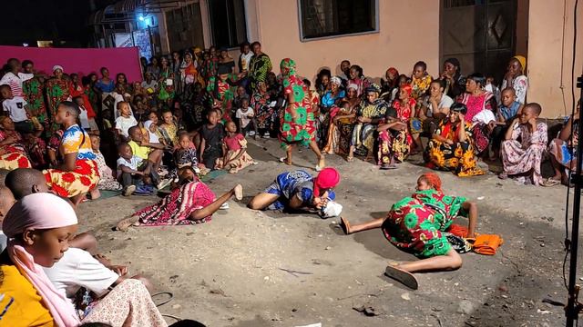 BALAA LA BAIKOKO KANGAMOKO SINGELI WACHEZA UCHI LIVE KWENYE KIGODORO : KWAMPALANGE CHURA смотреть онлайн