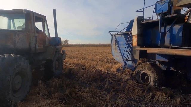 вытащили #комбайн на #т150 смотреть онлайн