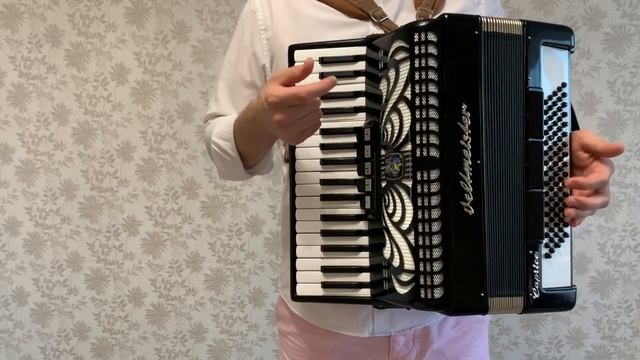 Урок аккордеона - как играть БЫСТРО на баяне | Обучение на аккордеоне и баяне смотреть онлайн