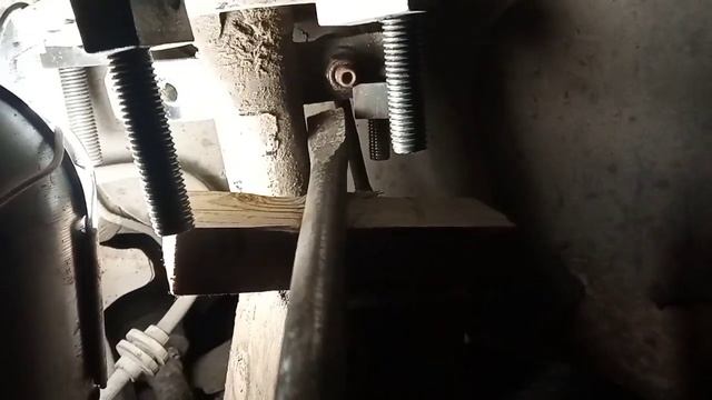 Замена передних стоек и опор Рено Меган 2.mp4 смотреть онлайн