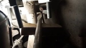 Замена передних стоек и опор Рено Меган 2.mp4