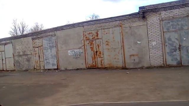 Много гаражей и административные здания в Кировске смотреть онлайн