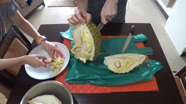 ЧЗФМОЕ: фрукт, который нельзя называть смотреть онлайн
