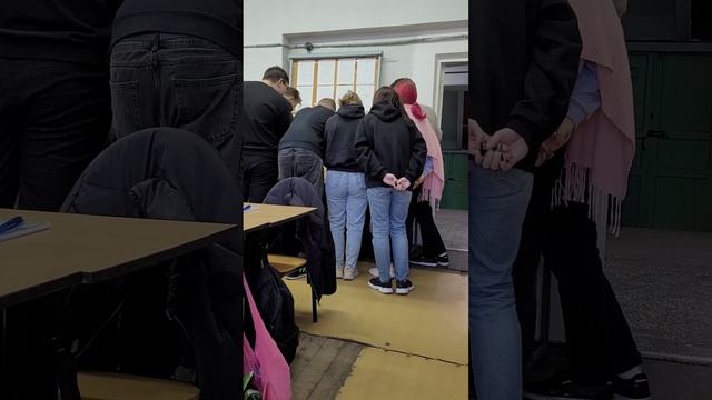 Студенты (и студентки) электрики выполняют лабораторные работы)))) смотреть онлайн