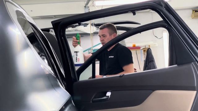 Hyundai Santa Fe - бронирование кузова матовой полиуретановой плёнкой, антихром смотреть онлайн