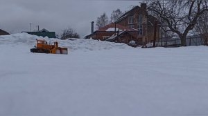 Шнекоротор в деле. Уборка снега  трактором ДТ-75.