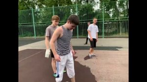 Челлендж на поджопник кто проиграет станет на расстрел