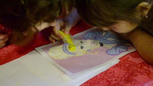 Disney Princess. Disney club. Принцесса Золушка. Фреска из песка своими руками. Развивающие задания смотреть онлайн