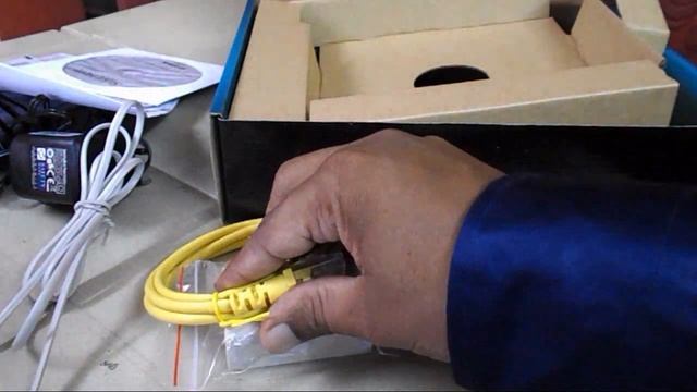 Unboxing D-Link DSL-2730U Wireless N 150 ADSL2 4-Port Router смотреть онлайн