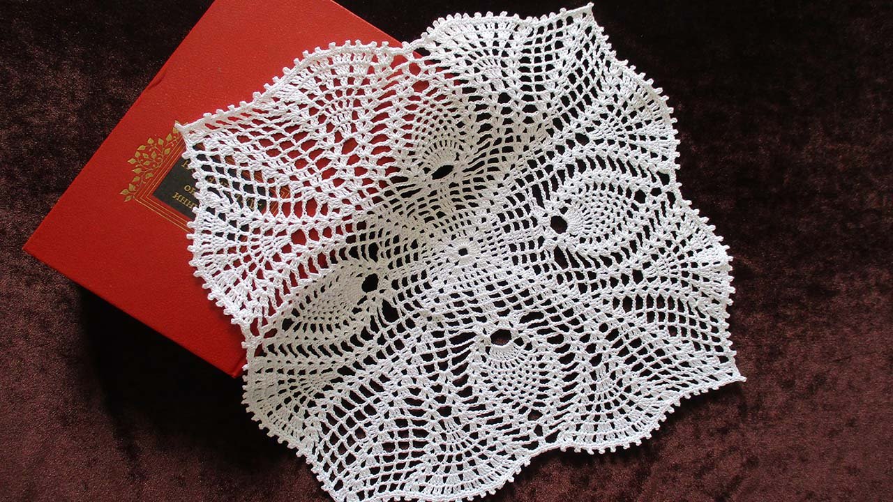 МАЛЕНЬКАЯ КВАДРАТНАЯ САЛФЕТКА КРЮЧКОМ. ЧАСТЬ 1 смотреть онлайн