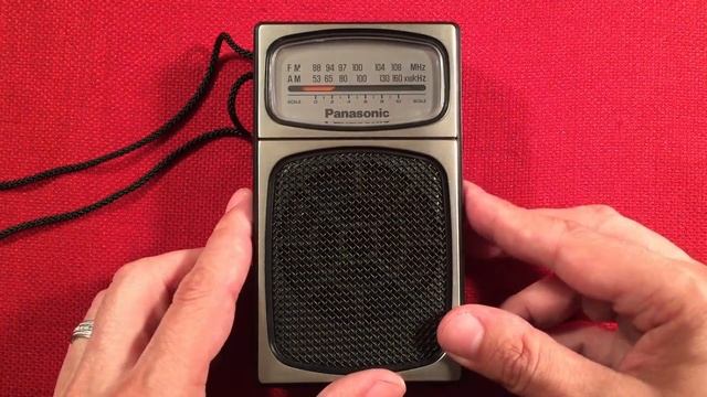 Panasonic RF-504D Classic AM FM Portable Radio Review смотреть онлайн