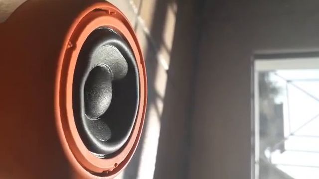 Sony srs xb12 bass test poping out смотреть онлайн