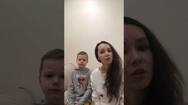 Я и милая мамочка моя (совместное прочтение стихотворения А.Барто "Как Вовка выручил бабушек" ) смотреть онлайн