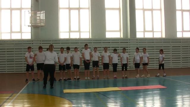 Урок физкультуры, 4 кл., учитель - Пиняева А. И., МБОУ   лицей №24 города Орла