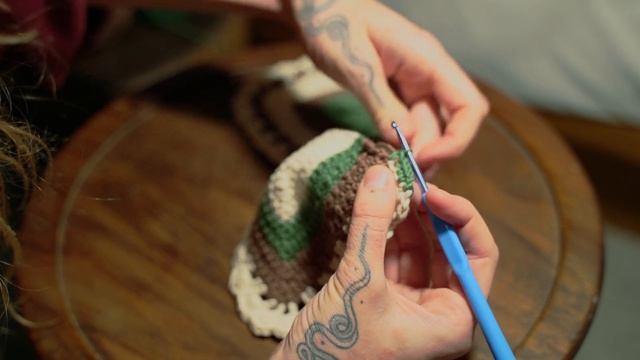 Летний топ крючком со схемами | Crochet festival top смотреть онлайн