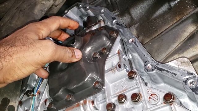 video 1: Diagnósticos cuerpo de válvula nissan altima 2005 2.5l T/A RE4F04B смотреть онлайн