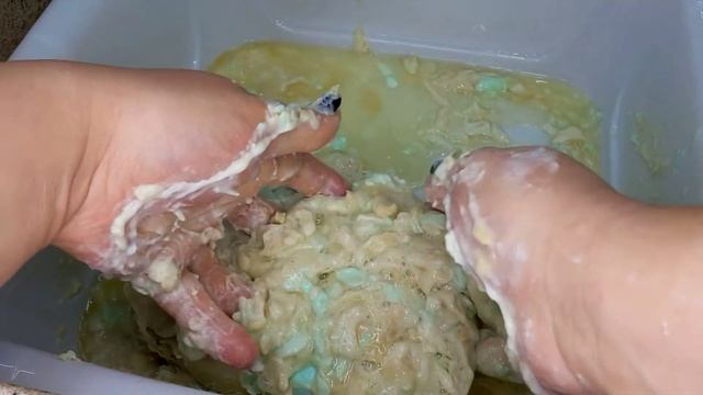 АСМР с размокшим хозяйственным мылом ?? пена гель? _ ASMR soap(1) смотреть онлайн