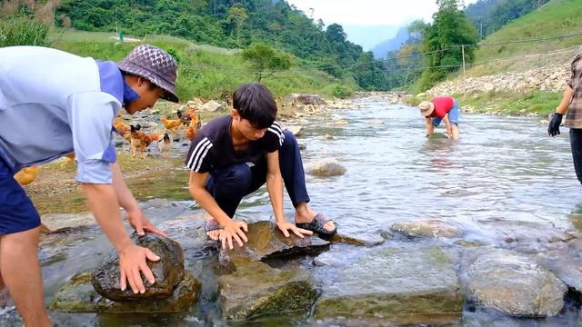 Building a life off the grid episode 89 | build a natural stone bridge to cross the stream смотреть онлайн