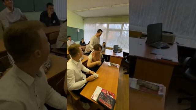 ШКОЛЬНЫЙ БУЛЛИНГ💥 ПРЯМ НА УРОКЕ смотреть онлайн