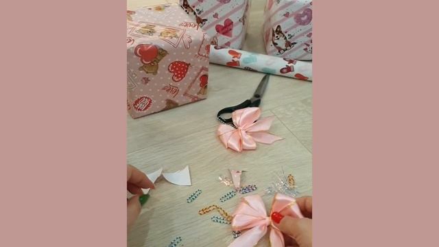 DIY: Как завязать бантик из ленты на елку своими руками. Быстрый и простой лайфхак. смотреть онлайн