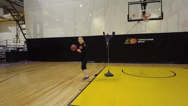 БАСКЕТБОЛ | CRAB DRIBBLE смотреть онлайн