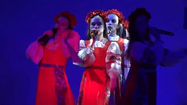 "За речкою за быстрою" - исп. Образцовый детск. вок. анс. "КАРАМЕЛЬКИ", г.Райчихинск, Амурская обл. смотреть онлайн