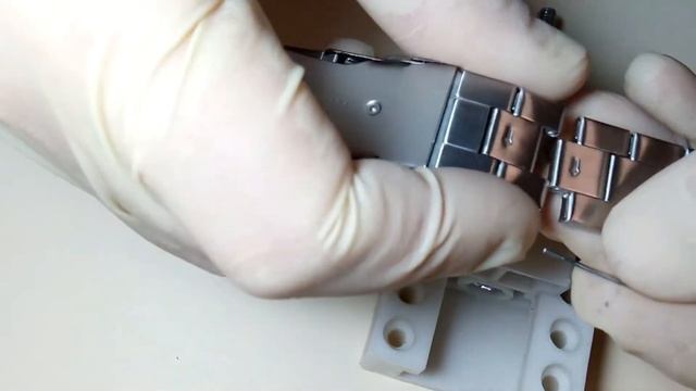 Как укоротить браслет на штифтах? Ремонт часов своими руками / Как достать звено из браслета часов? смотреть онлайн