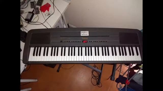 messing around on my Roland E P 760 part 1! смотреть онлайн