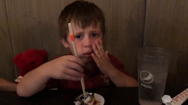 EJ eats Sushi again смотреть онлайн