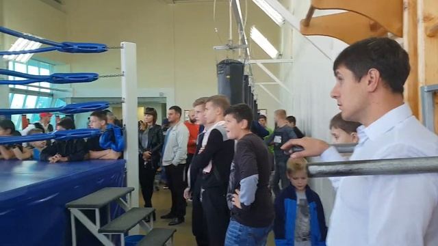 Бои в" Горняке" смотреть онлайн