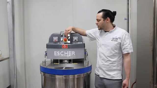 How To Operate Our Escher M Premium Mixer смотреть онлайн