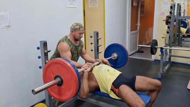 Рабочие моменты в конце тренировки,подзабился узким после основного жима???? смотреть онлайн