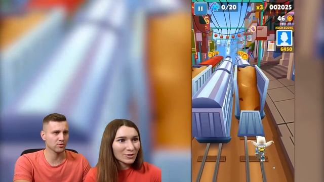 Subway Surfers Супер Папа и Мама играют Челлендж для Детей Кто дальше пробежит? Летсплей от SFG смотреть онлайн